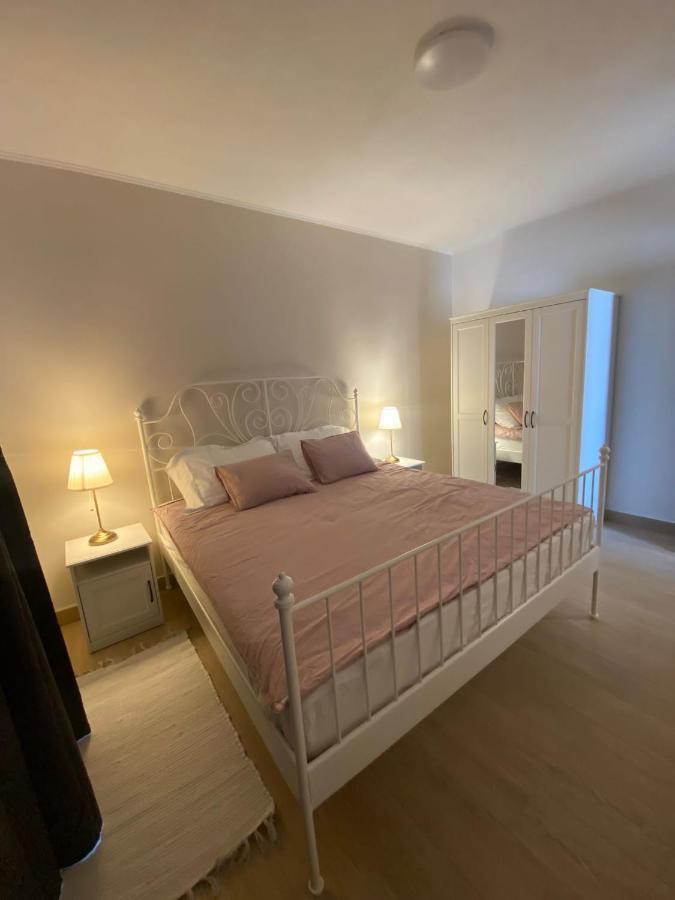 Apartmani Cvita Neviđane Zewnętrze zdjęcie